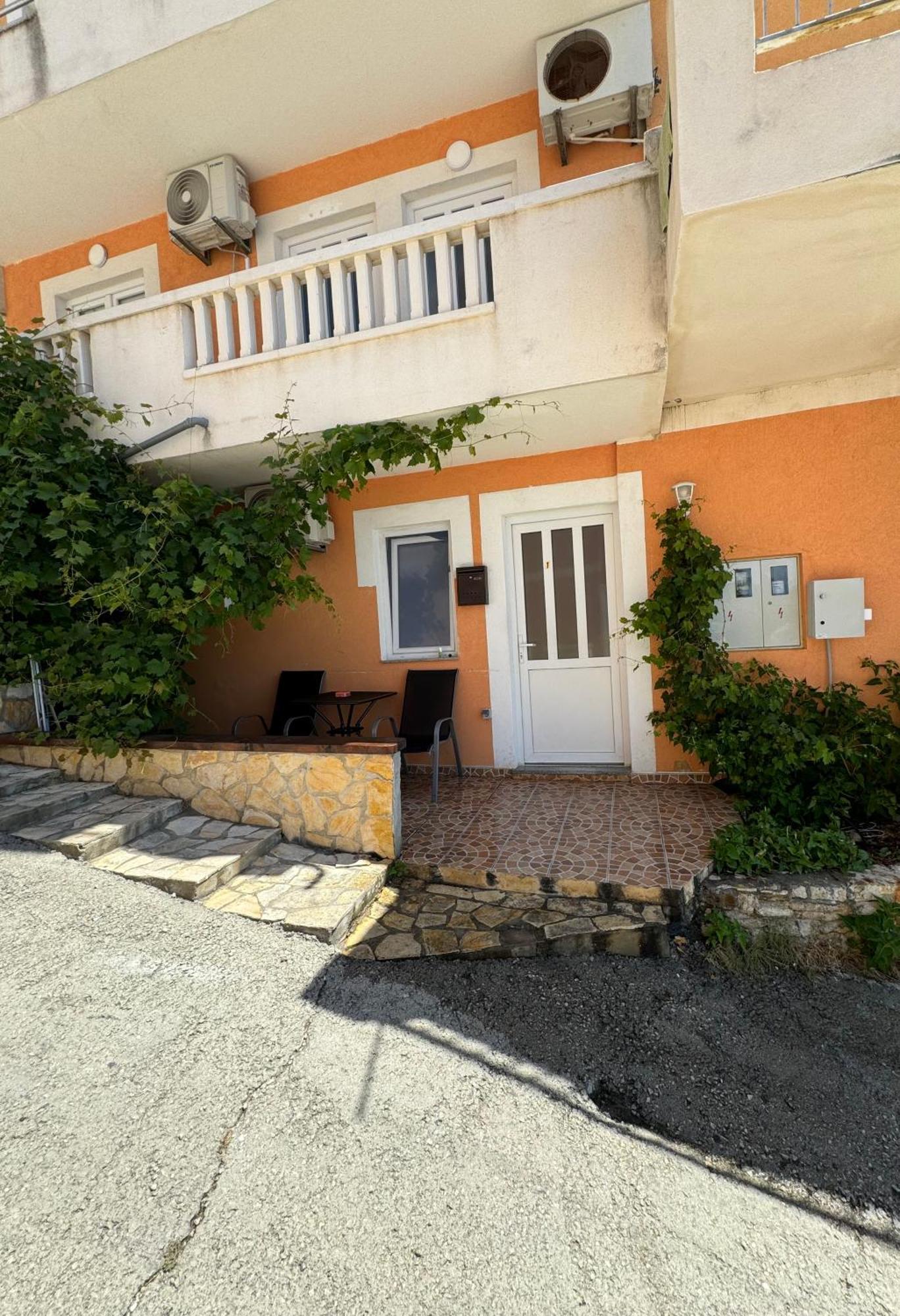 Apartments Arjan2 Omiš Exteriör bild